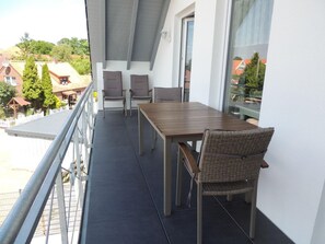 Outdoor dining - Vacation apartment Kirchstraße 3 Whg. 2 - Holiday apartment "Mühle" (Wittmund)
