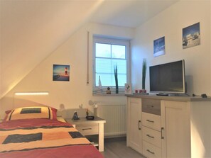 2 bedrooms, in-room safe, iron/ironing board, WiFi