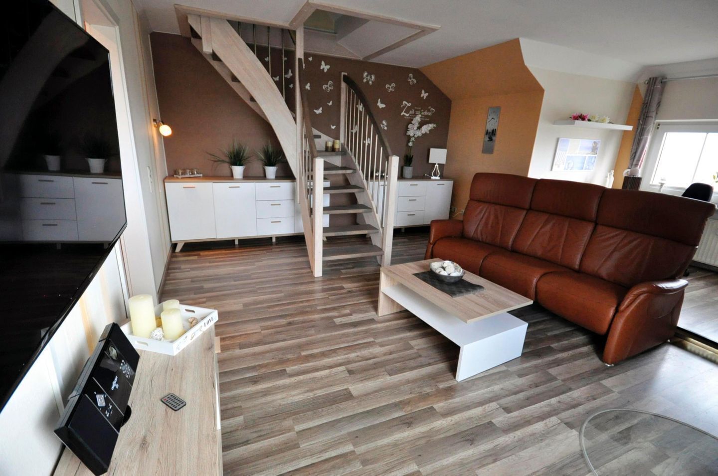 Televisio, takka, DVD-soitin