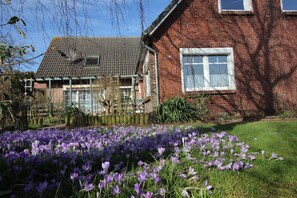 Property grounds - Vacation cottage Wanda Wattwurm (Wittmund)