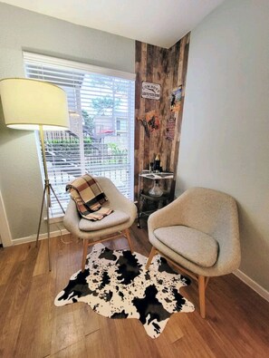 Unclassified image, 5 of 18, button