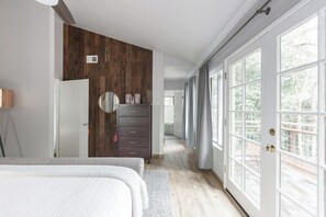 5 chambres, fer et planche à repasser, Wi-Fi, draps fournis