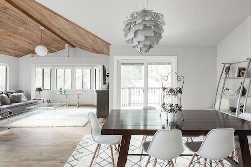 Riverside Lodge House in Guerneville