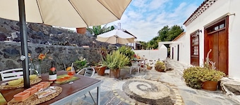 Charming 1-Bed House in La Laguna