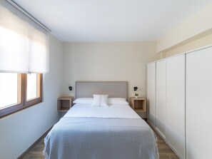 熨斗/熨衫板、Wi-Fi、床單
