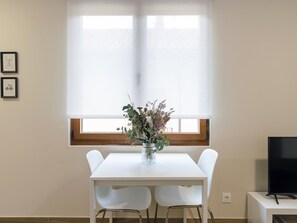 Dining - Housing León Azabachería 2A (León)