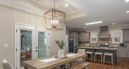 Park Street Dream in Downtown Northport, 2.5 miles from U of A Stadium