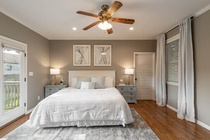 4 bedrooms, desk, iron/ironing board, free WiFi