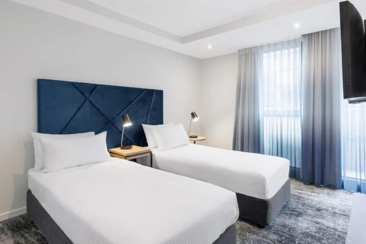 1 bedroom, premium bedding, in-room safe, desk