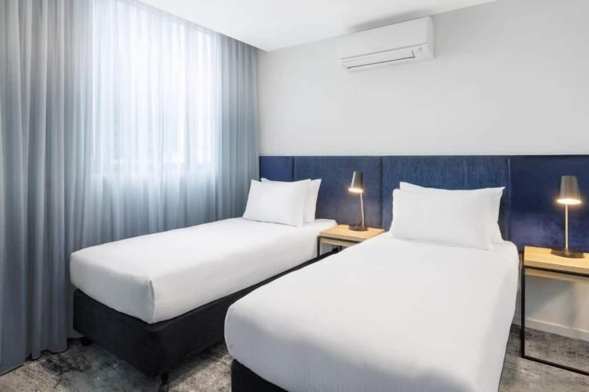 1 bedroom, premium bedding, in-room safe, desk