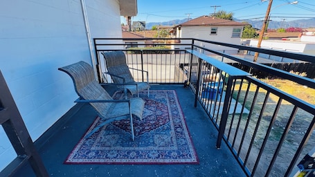 Basic Room, 1 King Bed | Terrace/patio