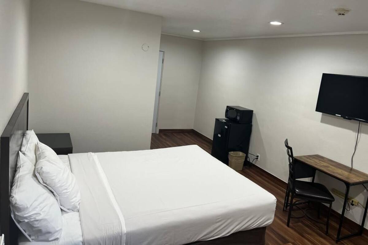 基础单人房 | 免费 WiFi、床单