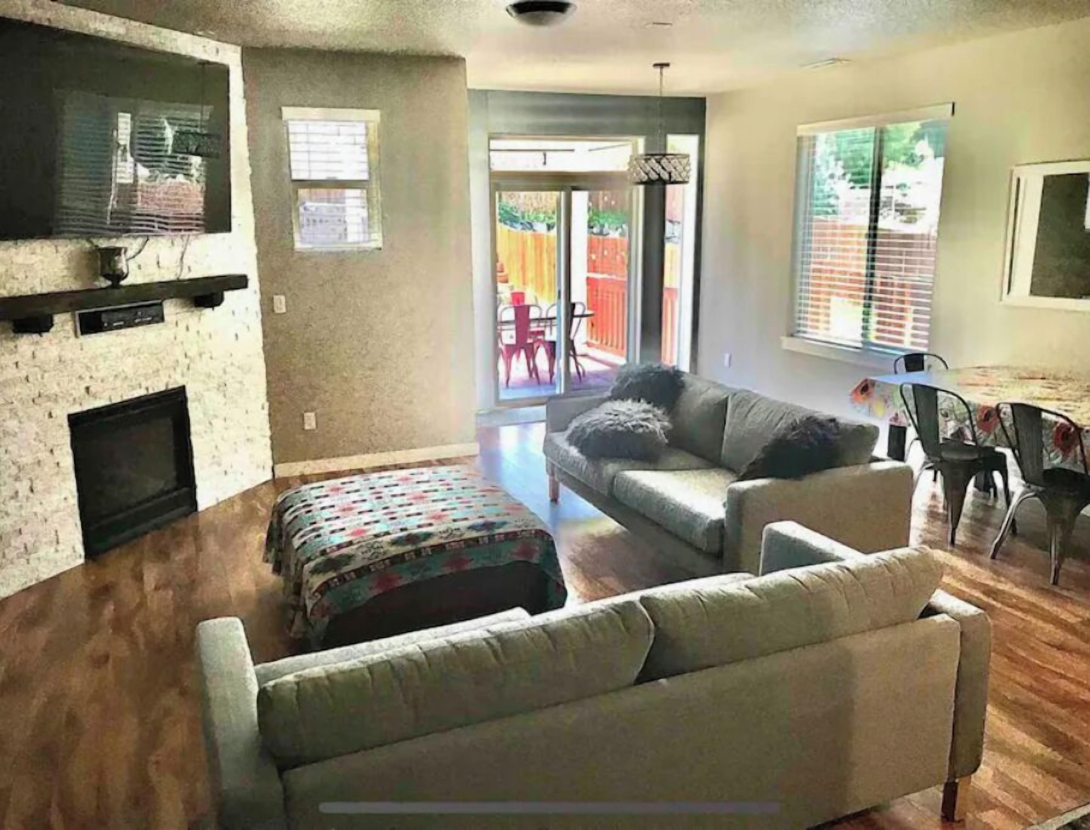 Smart TV, fireplace, DVD player, books