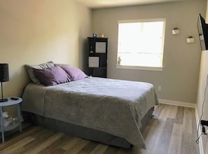 3 dormitoris, escriptori i planxa i posts de planxar 