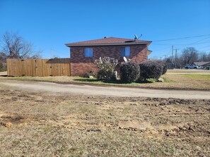 Property grounds - The Autumn House (North Little Rock)
