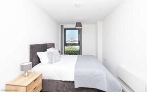 2 chambres, fer et planche à repasser, Wi-Fi gratuit, draps fournis