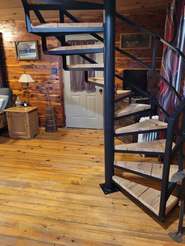 Buffalo Trails Cabin, just a short drive to the Buffalo National River