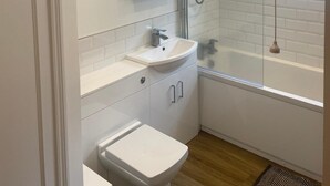 Unclassified image, 2 of 13, button - Cheerful and Unique 1 BD Flat in Yeovil Somerset (Yeovil)