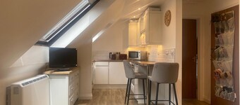 Cheerful and Unique 1 BD Flat in Yeovil Somerset