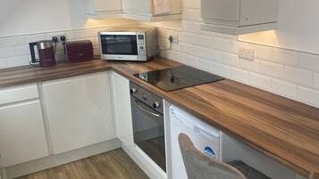 Oven dan peralatan masak/sendok-piring