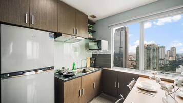 Apartment, 3 Bedrooms | Private kitchen