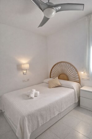3 bedrooms, Internet - Beautiful And Bright Apartment In Calafell, (Calafell)