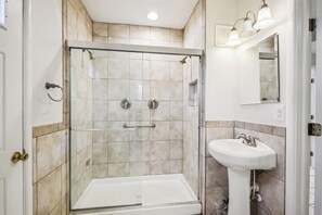 Shower, towels