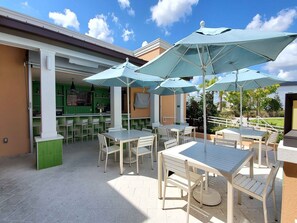 Outdoor dining - Solara Resort - 4 Bed 3.5 Baths Villa (Kissimmee)