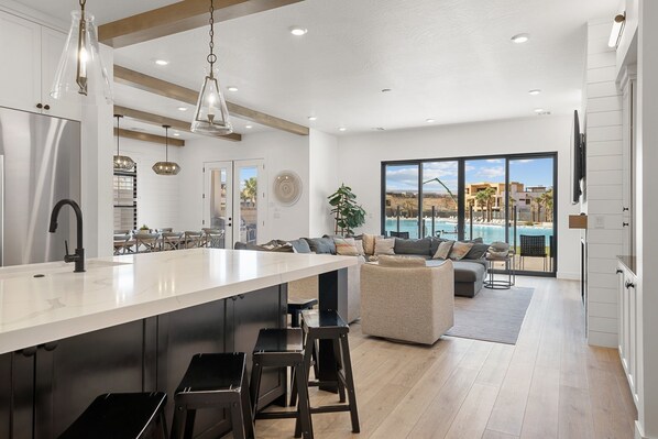 Maison, plusieurs chambres | Intérieur