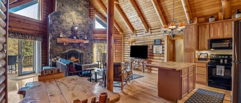 Televisión, chimenea, videojuegos y tenis de mesa