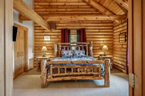 3 bedrooms, desk, travel crib, WiFi - Overlook at Sleepy Creek -secluded, creek access, grill, wifi, deck, game room (Berkeley Springs)