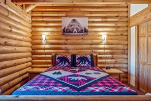 3 soverom, skrivebord, reiseseng for barn og wi-fi