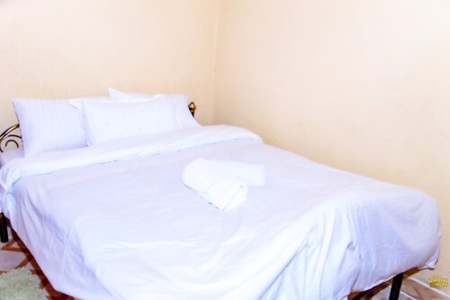 Spacious Apartment for  anyone visiting Siaya- close to great  sites