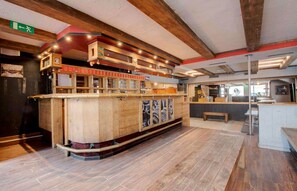 Bar (en la propiedad)