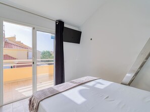 1 bedroom, iron/ironing board, free WiFi, bed sheets