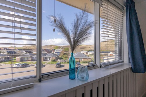 Spacious 5-person apartment within walking distance of the beach and center