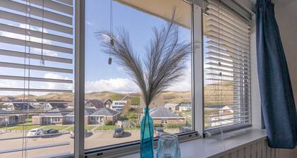 Spacious 5-person apartment within walking distance of the beach and center