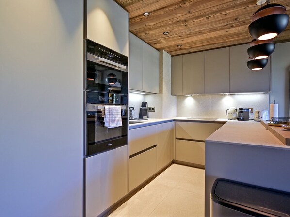 Refrigerador y lavavajillas 