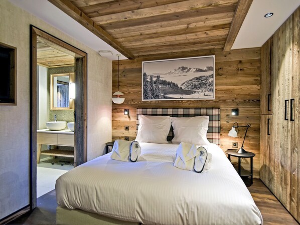 3 chambres, accès au Wi-Fi (inclus), literie fournie