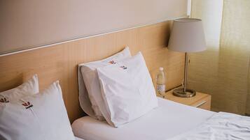 Standard-Doppelzimmer | Zimmersafe, kostenloses WLAN, Bettwäsche