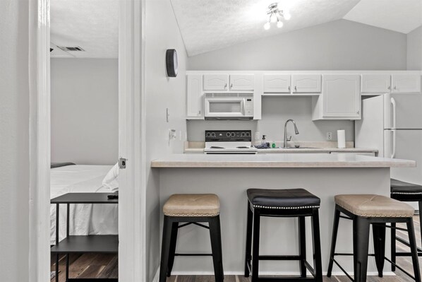 하우스 (6102 Pinetree Ave) | 외관