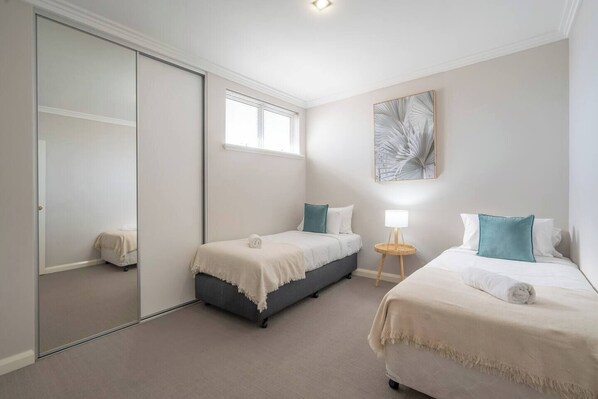 3 habitaciones, tabla de planchar con plancha y wifi gratis