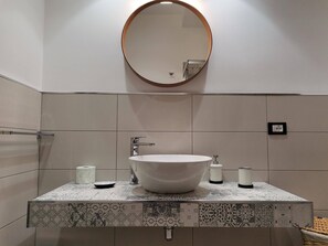 Shower, towels, toilet paper - House Durante B (Palermo)