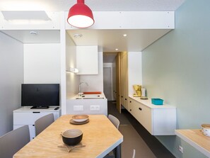 Frigorifero, microonde, forno, lavastoviglie