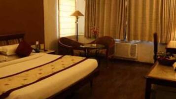 Royal Room | 1 bedroom, iron/ironing board, free WiFi, bed sheets