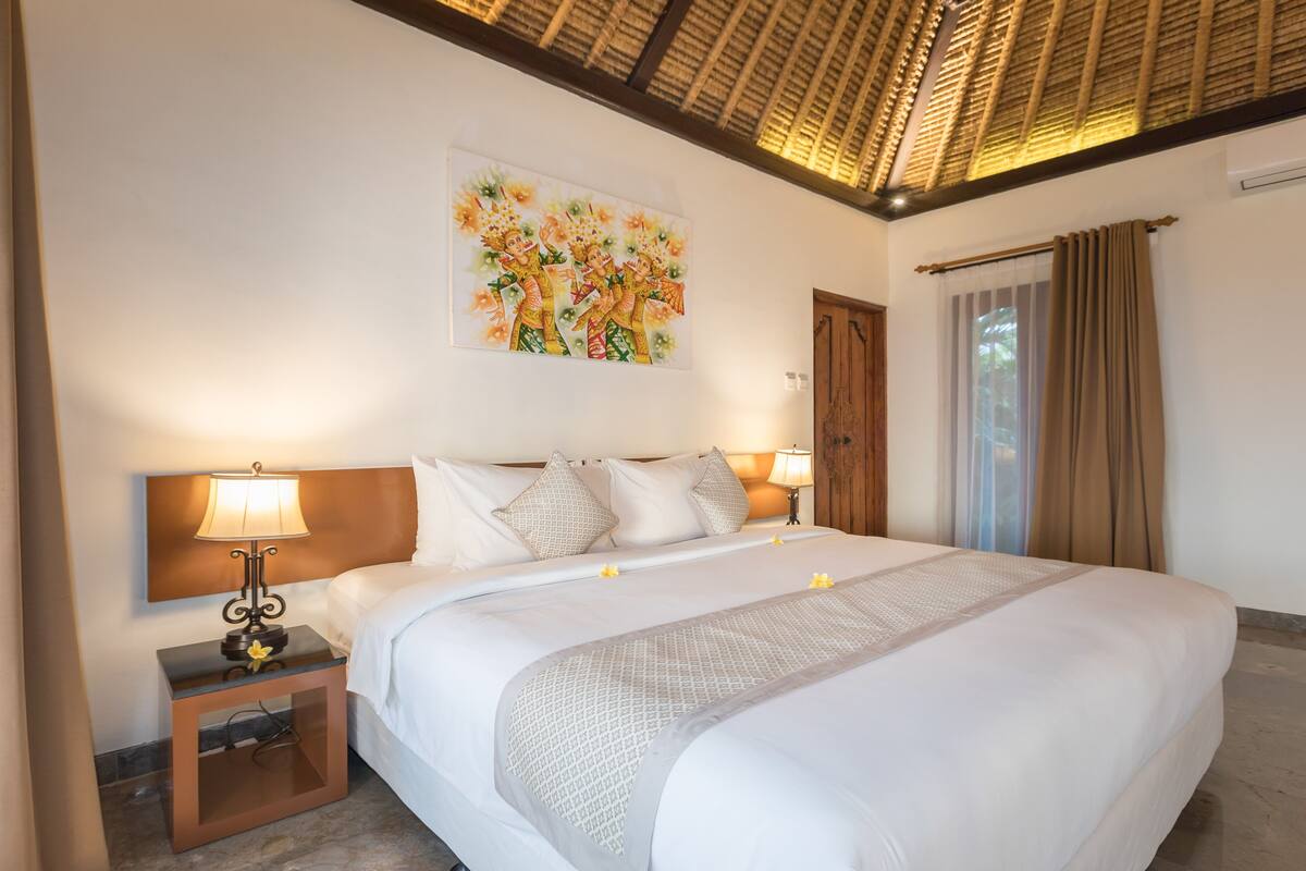Luxury Villa, 3 Bedrooms, Pool View