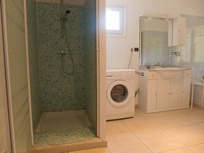 Bathtub, hair dryer