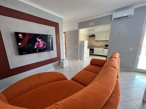 Apartment with panoramic terrace and private parking:location fondi-sperlonga