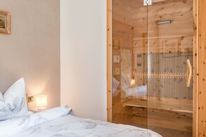 1 bedroom, iron/ironing board, free WiFi, bed sheets - Holiday Apartment 'La Plates - Daduman' with Mountain View, Terrace & Sauna (Ortisei)