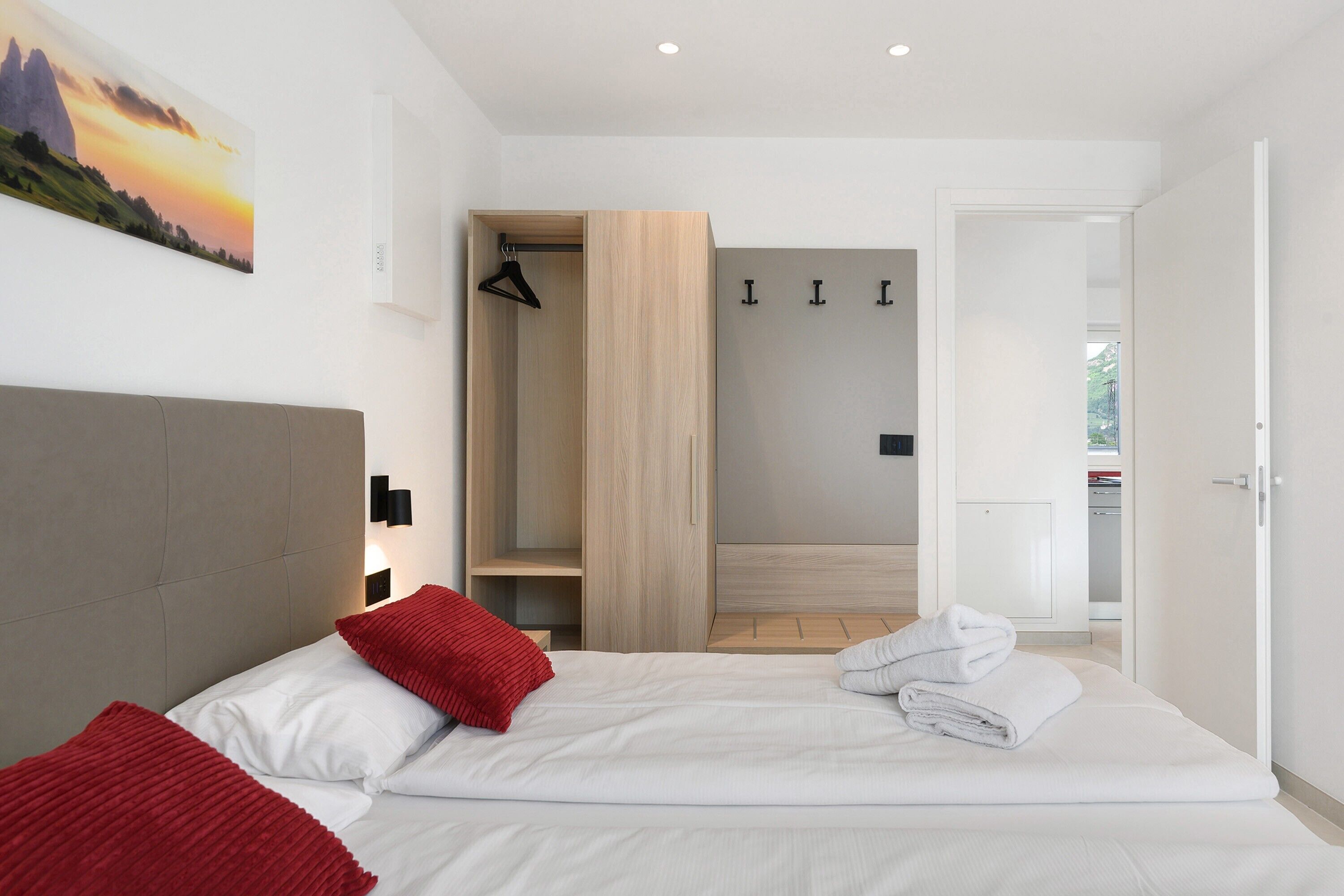 1 habitación, tabla de planchar con plancha, wifi gratis y ropa de cama 